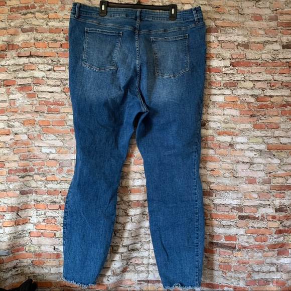 Old Navy Rockstar Mid-Rise Raw Hem Jeans 26 Long - Picture 2 of 11